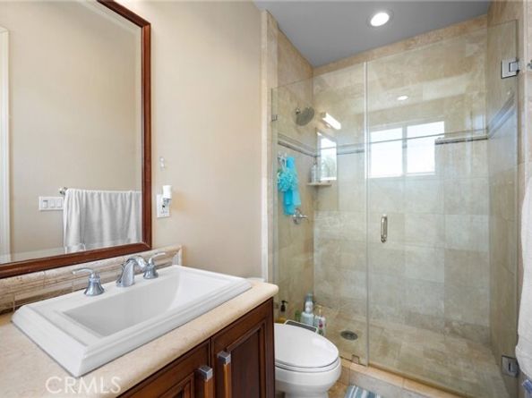 11323 Huston Street 1, North Hollywood (los Angeles) CA 91601