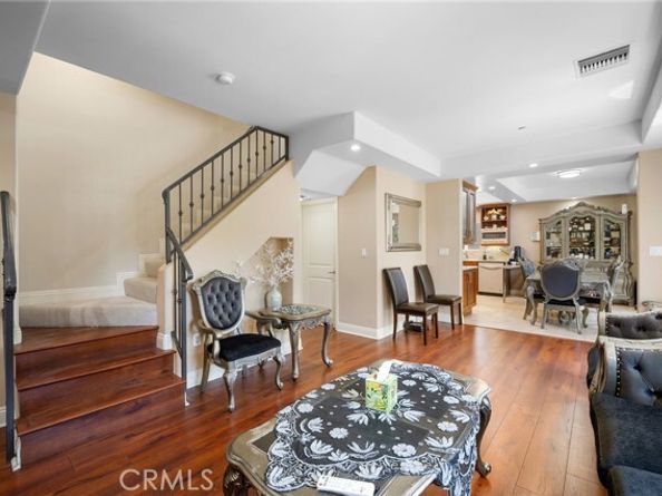 11323 Huston Street 1, North Hollywood (los Angeles) CA 91601
