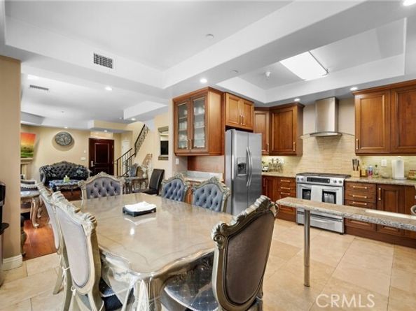 11323 Huston Street 1, North Hollywood (los Angeles) CA 91601