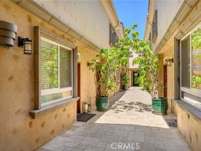 11323 Huston Street 1, North Hollywood (los Angeles) CA 91601