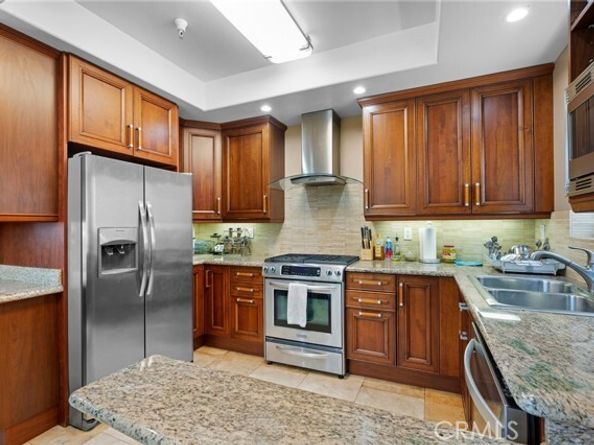 11323 Huston Street 1, North Hollywood (los Angeles) CA 91601