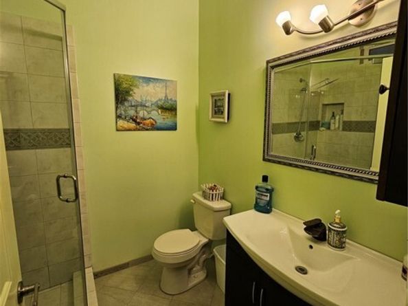 9740 La Canada Way, Burbank CA 91040