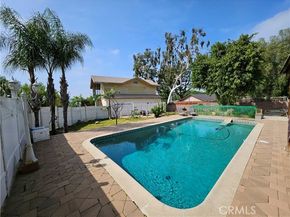 9740 La Canada Way, Burbank CA 91040