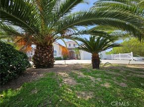 9740 La Canada Way, Burbank CA 91040