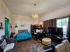 9740 La Canada Way, Burbank CA 91040