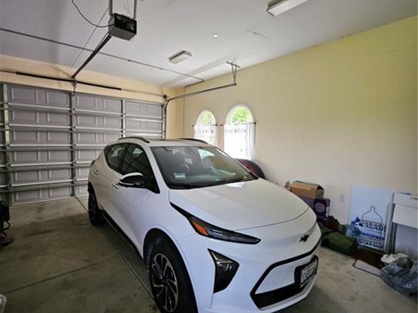 9740 La Canada Way, Burbank CA 91040