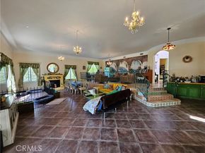 9740 La Canada Way, Burbank CA 91040