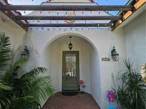 9740 La Canada Way, Burbank CA 91040