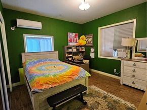 9740 La Canada Way, Burbank CA 91040