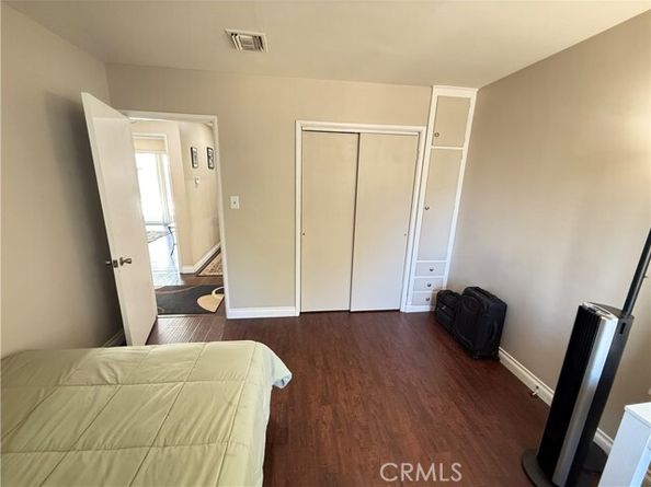 10430 Mcvine Avenue, Sunland (los Angeles) CA 91040