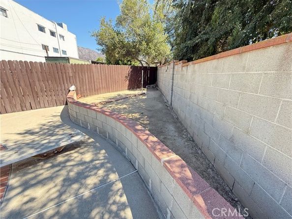 10430 Mcvine Avenue, Sunland (los Angeles) CA 91040