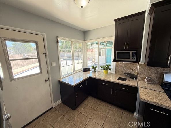 10430 Mcvine Avenue, Sunland (los Angeles) CA 91040