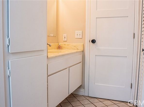 5660 Etiwanda Avenue 1, Tarzana (los Angeles) CA 91356