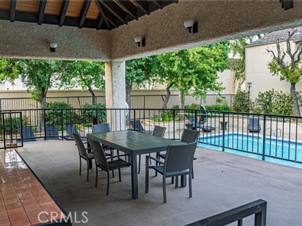 5660 Etiwanda Avenue 1, Tarzana (los Angeles) CA 91356