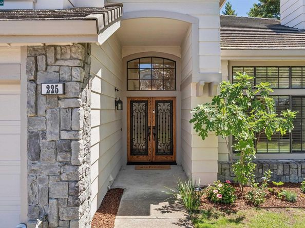 225 Valley Glen Ln, Martinez CA 94553