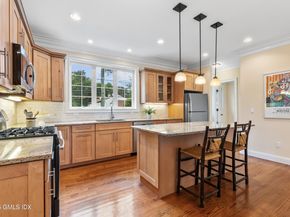 214 Seaside Avenue 2, Stamford CT 06902