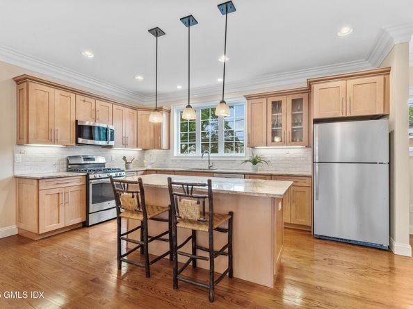 214 Seaside Avenue 2, Stamford CT 06902