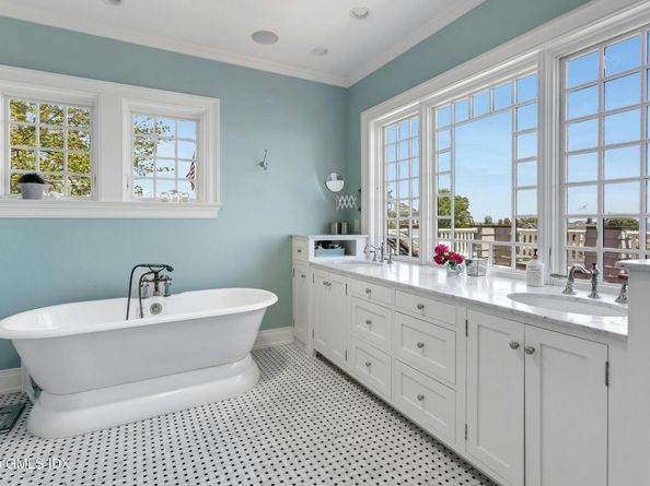 200 Shore Road, Old Greenwich CT 06870