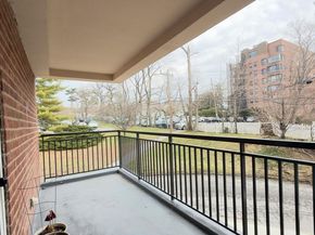 50 Lafayette Place 2H, Greenwich CT 06830