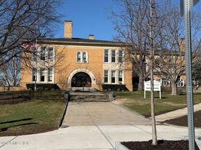 50 Lafayette Place 2H, Greenwich CT 06830