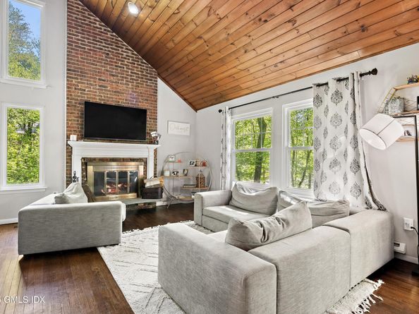 421 Chestnut Hill Road, Stamford CT 06903
