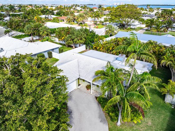 1210 Dolphin Road, Singer Island FL 33404