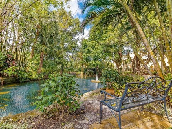 127 Yacht Club Way 206, Hypoluxo FL 33462