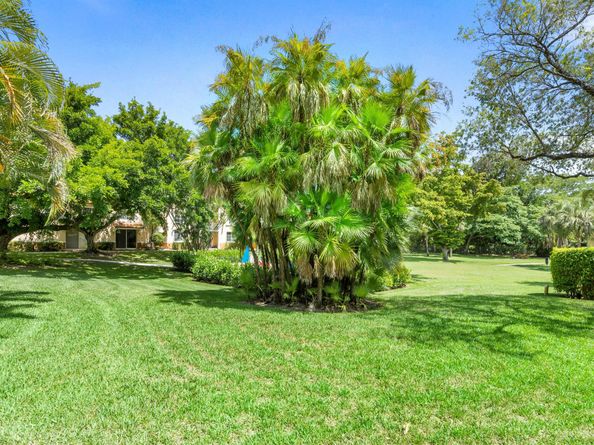 127 Yacht Club Way 206, Hypoluxo FL 33462