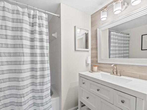 127 Yacht Club Way 206, Hypoluxo FL 33462