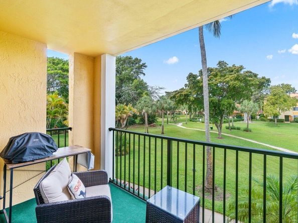 127 Yacht Club Way 206, Hypoluxo FL 33462