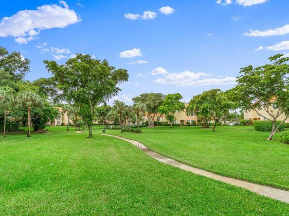 127 Yacht Club Way 206, Hypoluxo FL 33462