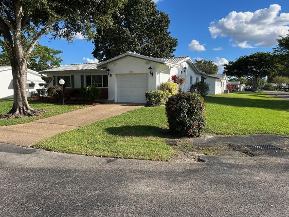 8740 NW 15th Ct, Plantation FL 33322