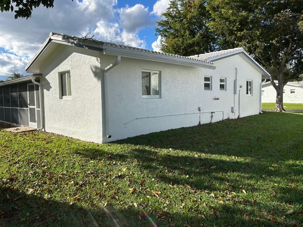 8740 NW 15th Ct, Plantation FL 33322