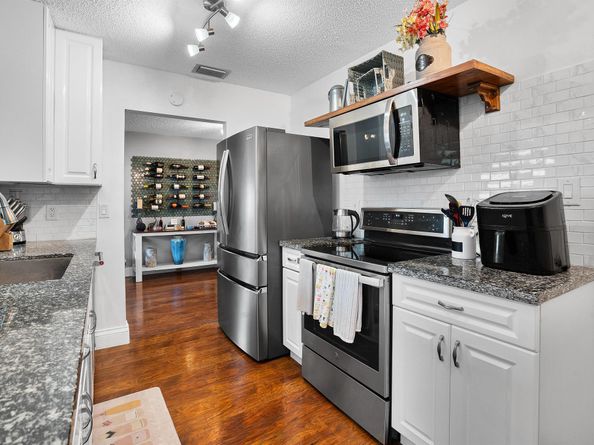 2105 Alfred Drive Drive SW, Boynton Beach FL 33426