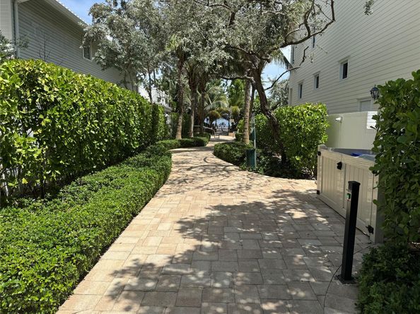 3416 Norfolk St, Pompano Beach FL 33062
