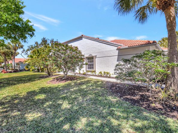 8421 Logia Circle, Boynton Beach FL 33472