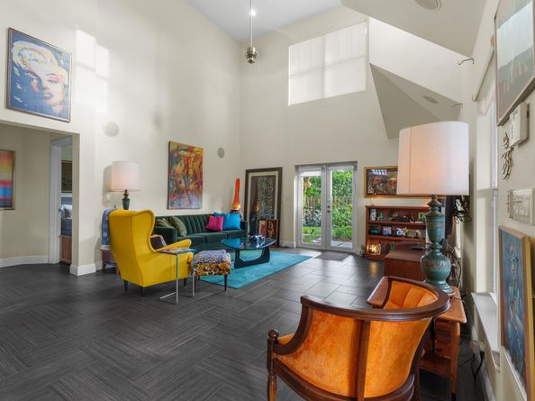 114 NE 10th St, Delray Beach FL 33444