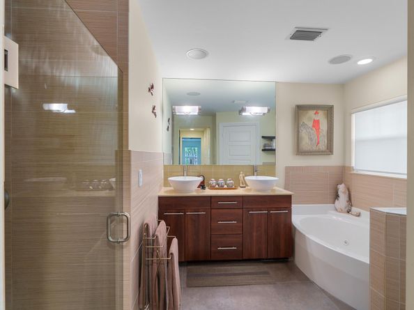 114 NE 10th St, Delray Beach FL 33444