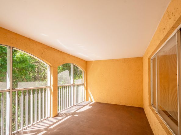 2440 NW 33rd St 1808, Oakland Park FL 33309