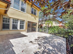 5747 NW 119th Dr, Coral Springs FL 33076