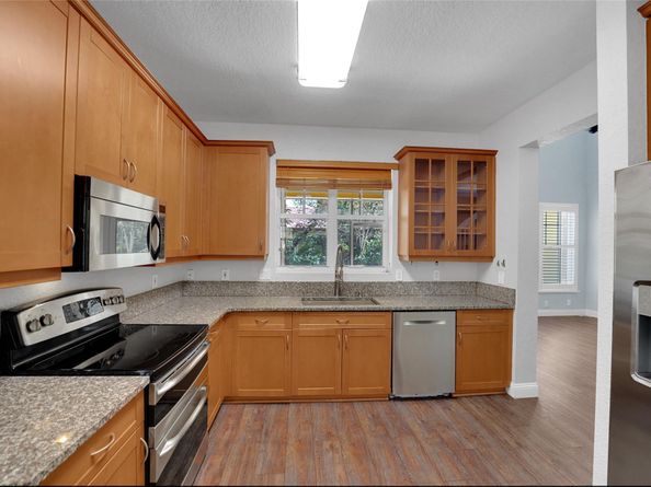 5747 NW 119th Dr, Coral Springs FL 33076