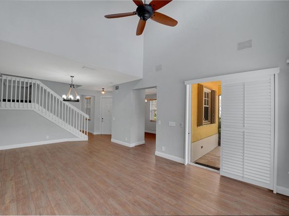5747 NW 119th Dr, Coral Springs FL 33076