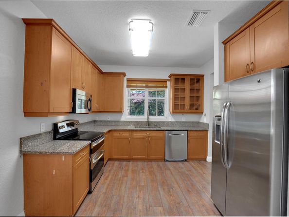 5747 NW 119th Dr, Coral Springs FL 33076