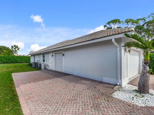 100 N Country Club Boulevard, Atlantis FL 33462