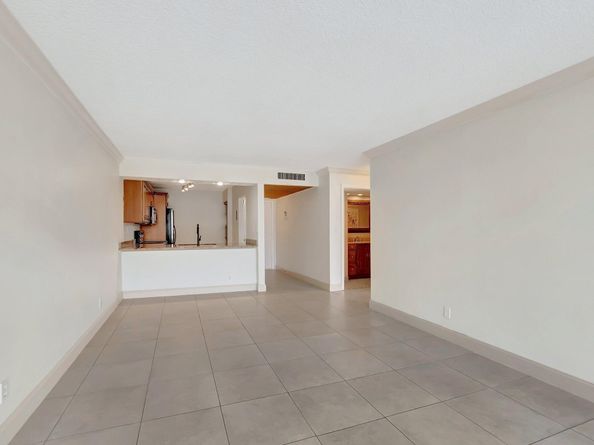 6 Royal Palm Way 204, Boca Raton FL 33432