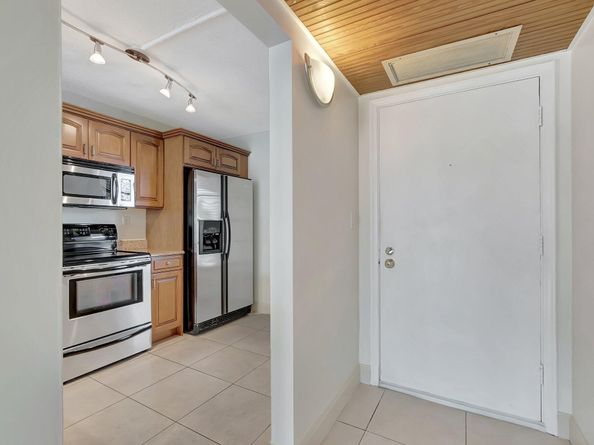 6 Royal Palm Way 204, Boca Raton FL 33432