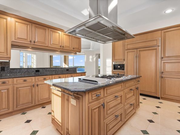 622 N Flagler Drive 801, West Palm Beach FL 33401