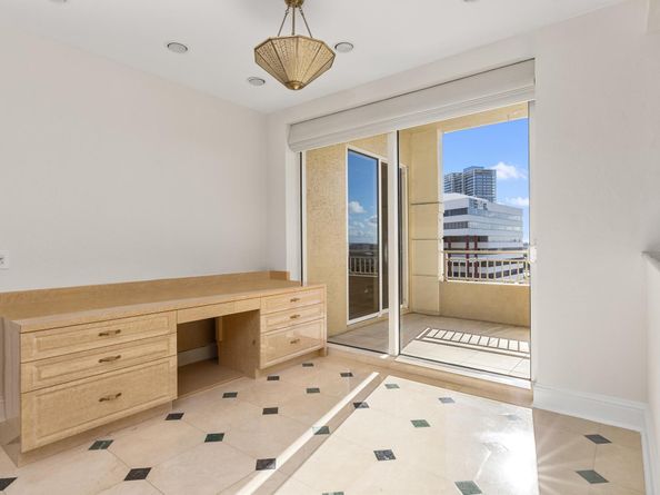 622 N Flagler Drive 801, West Palm Beach FL 33401