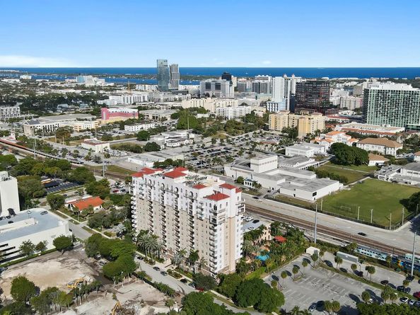 616 Clearwater Park 906 Road 906, West Palm Beach FL 33401
