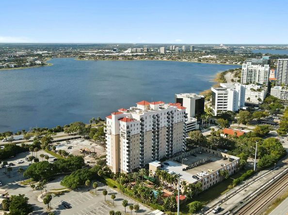 616 Clearwater Park 906 Road 906, West Palm Beach FL 33401